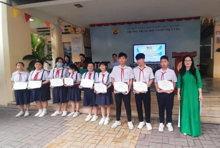 Vinh Danh Học Sinh Đạt Thành Tích Xuất Sắc Nhiều Tháng Liên Tiếp Trong Phong Trào Thư Viện Số