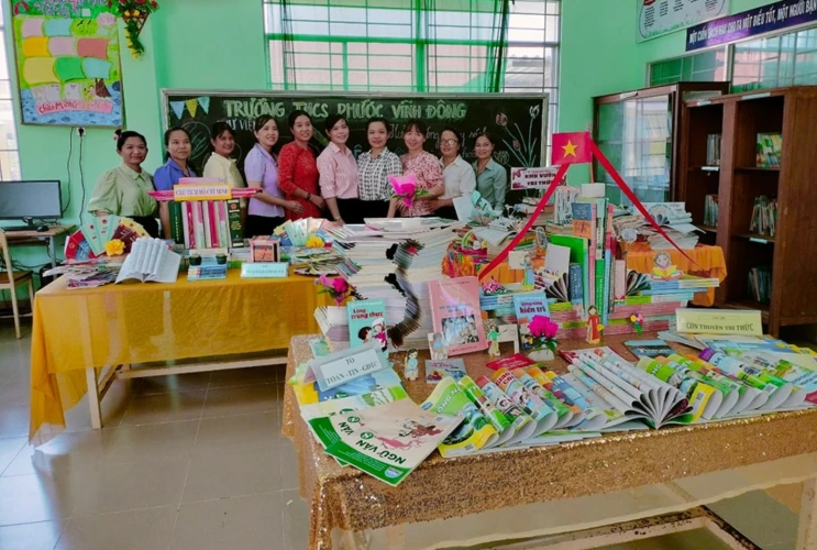 Hội thi xếp sách nghệ thuật hưởng ứng Ngày Sách và Văn hóa đọc Việt Nam