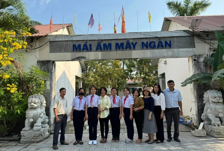 Trường THCS Trần Hưng Đạo phát động phong trào "Áo xuân tặng bạn"