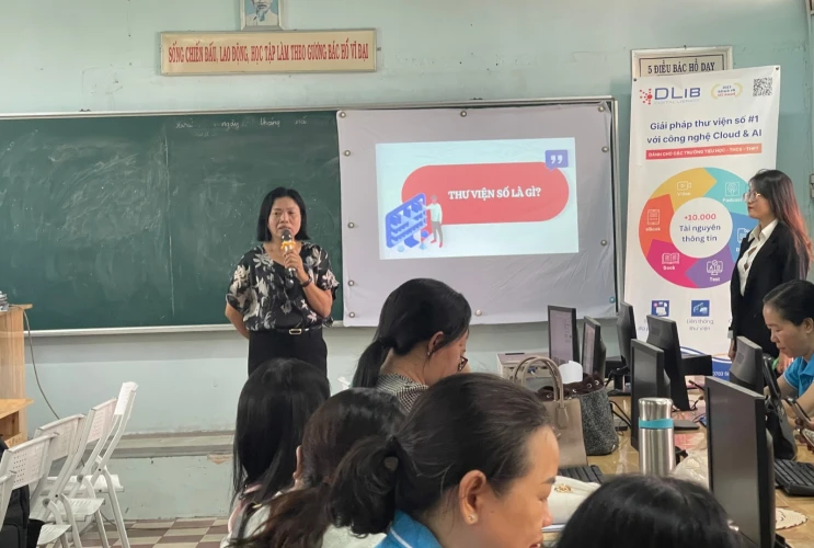Buổi tập huấn Thư viện số tại Trường THCS Trần Hưng Đạo