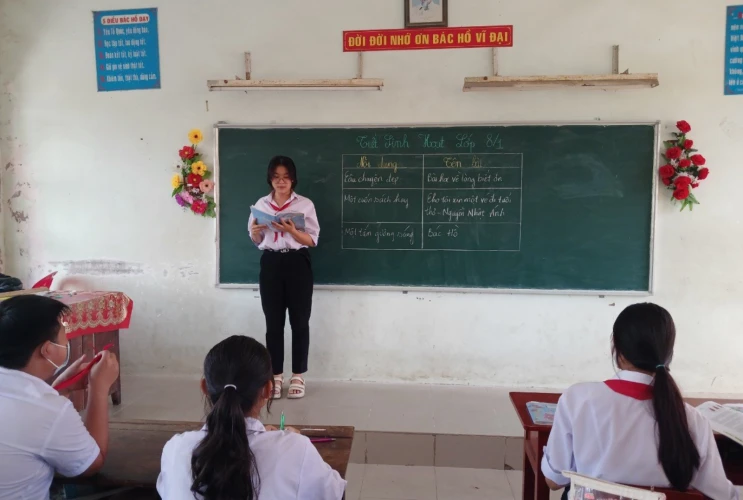 Phong trào "Mỗi tuần một cuốn sách hay, một câu chuyện đẹp, một tấm gương sáng"