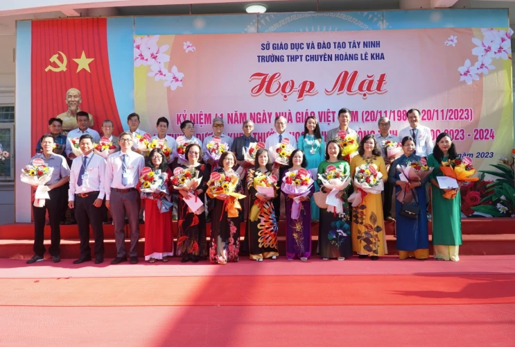 Kỷ niệm 41 năm Ngày Nhà giáo Việt Nam