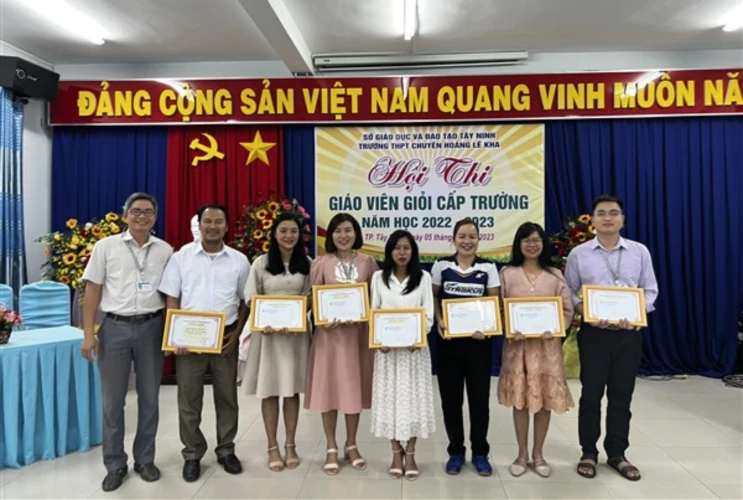 Tổ chức "Hội thi giáo viên giỏi cấp trường"