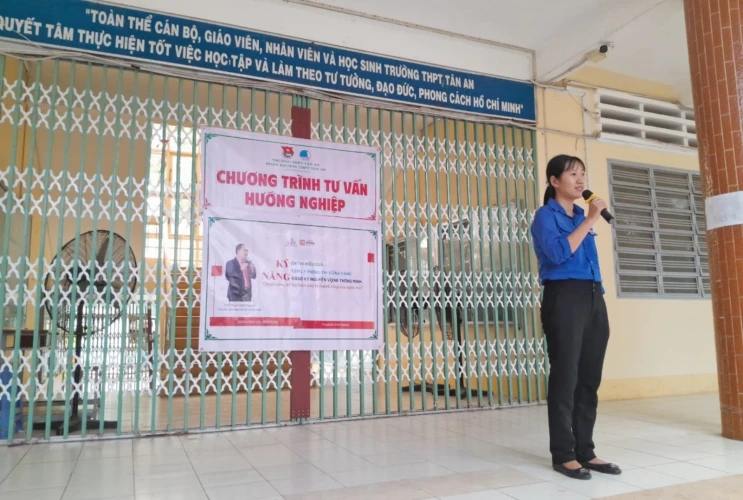 Chương trình tư vấn hướng nghiệp cho học sinh khối 12