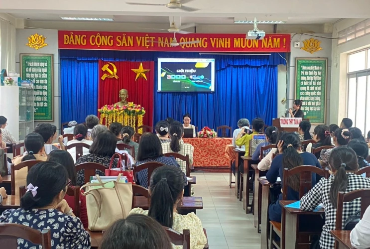 Buổi tập huấn Thư viện số tại trường THPT Tân An - tỉnh Long An