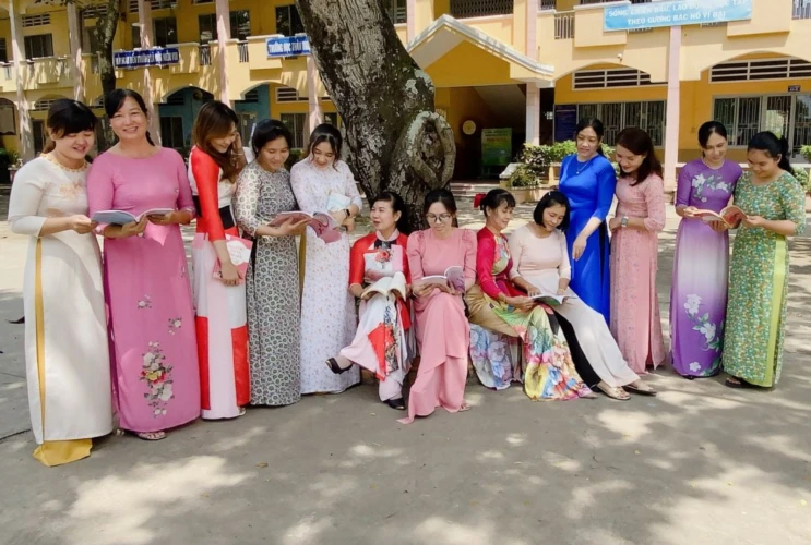 Hưởng ứng tuần lễ áo dài