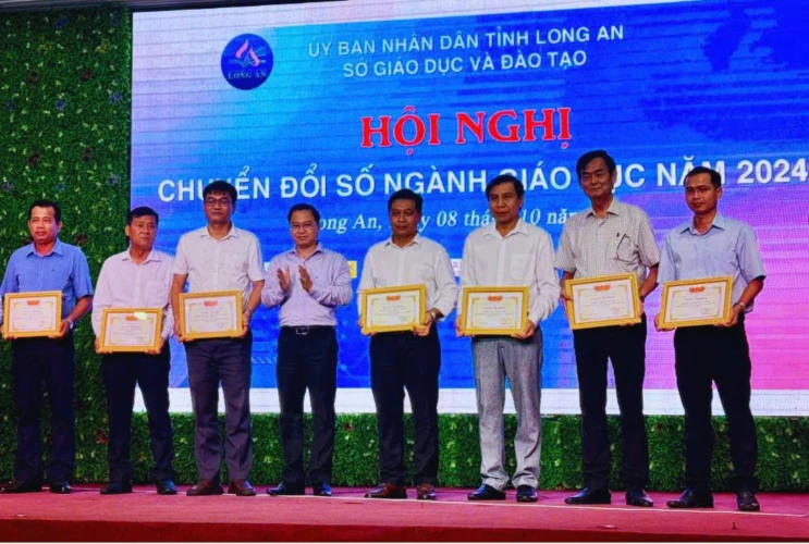 Hội nghị "Chuyển đổi số ngành Giáo dục" năm 2024 tại tỉnh Long An