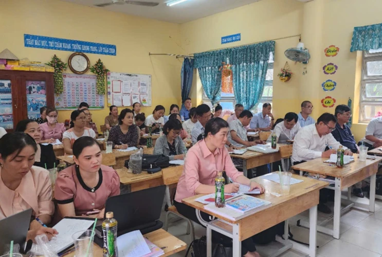Tuyên truyền phòng chống ma túy và giáo dục đạo đức, lối sống