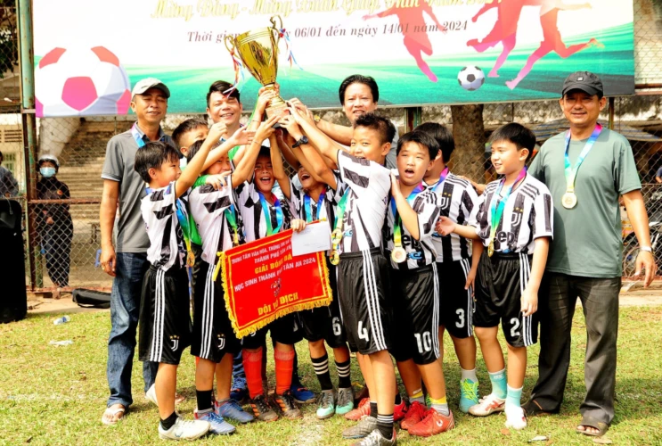 Trường TH Võ Thị Sáu vô địch Giải bóng đá học sinh TP. Tân An cấp tiểu học