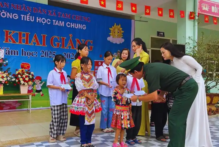 Thanh Hóa: Vùng cao vượt khó, tưng bừng khai giảng năm học mới