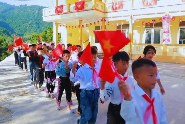 Rộn ràng lễ khai giảng nơi vùng núi phía tây tỉnh Thanh Hóa